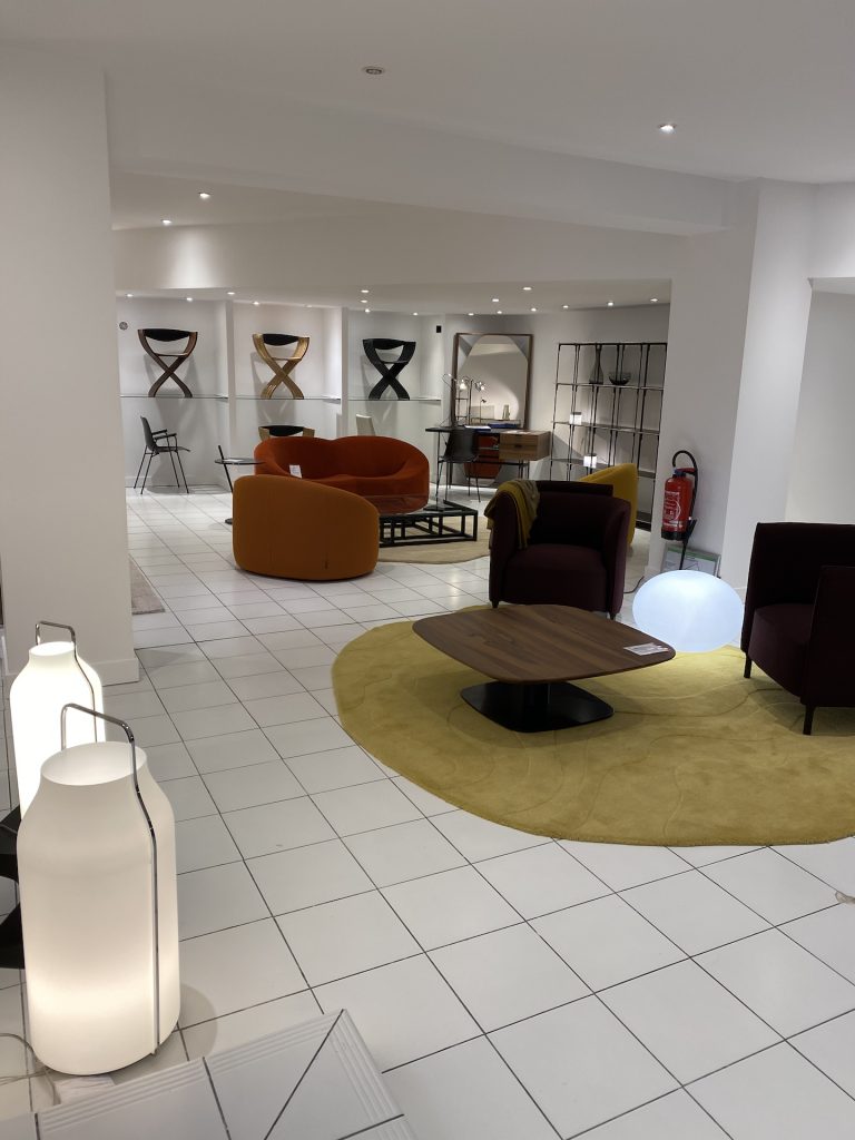 Travaux de peinture dans magasin ligne roset dans le var 83