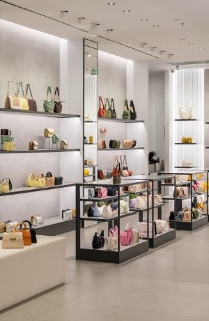 travaux de peinture plafond magasin frejus